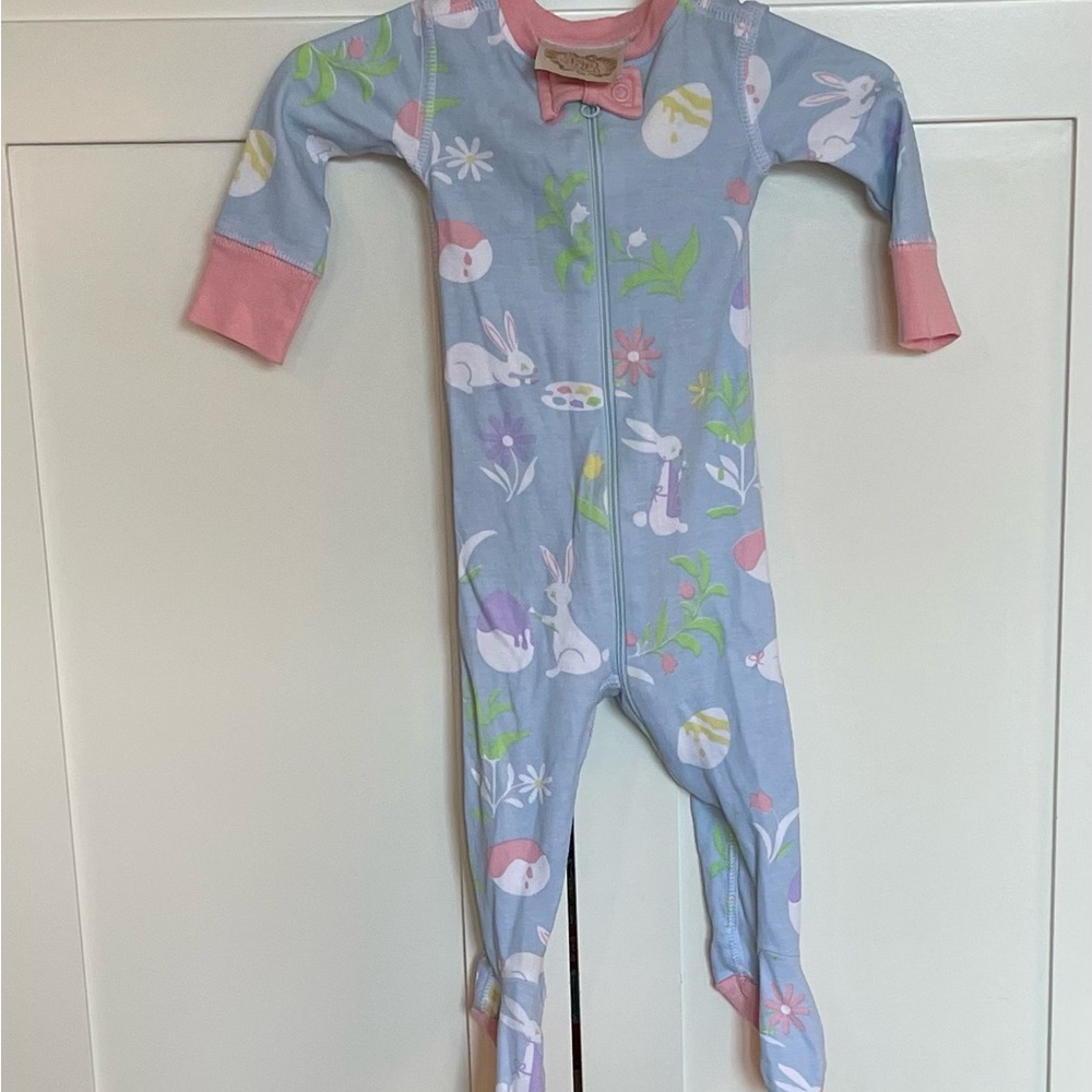 The Beaufort Bonnet Company Easter onesie pajamas 0-3 months Blue & pink bunnies